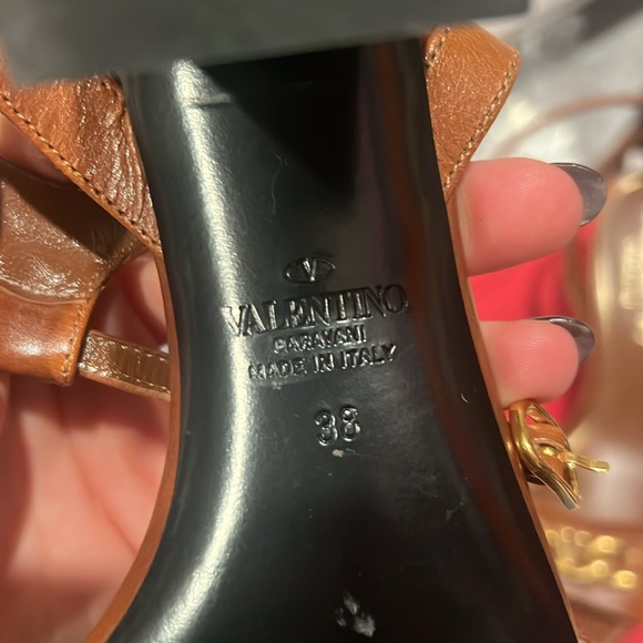 Valentino vlogo sandal. Mid heel. - Picture 6 of 9